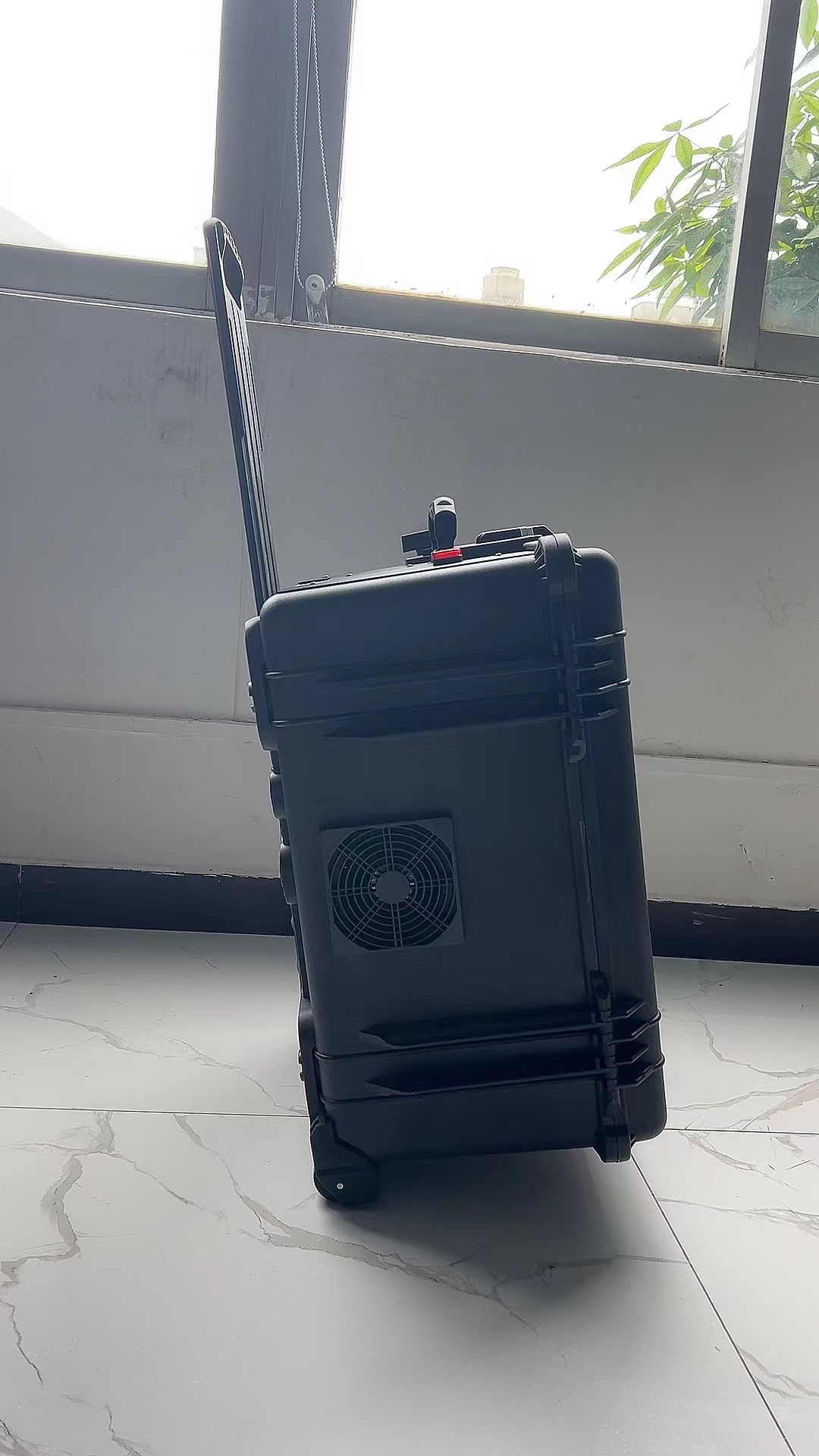 龙子湖手拉箱型移动通信干扰器